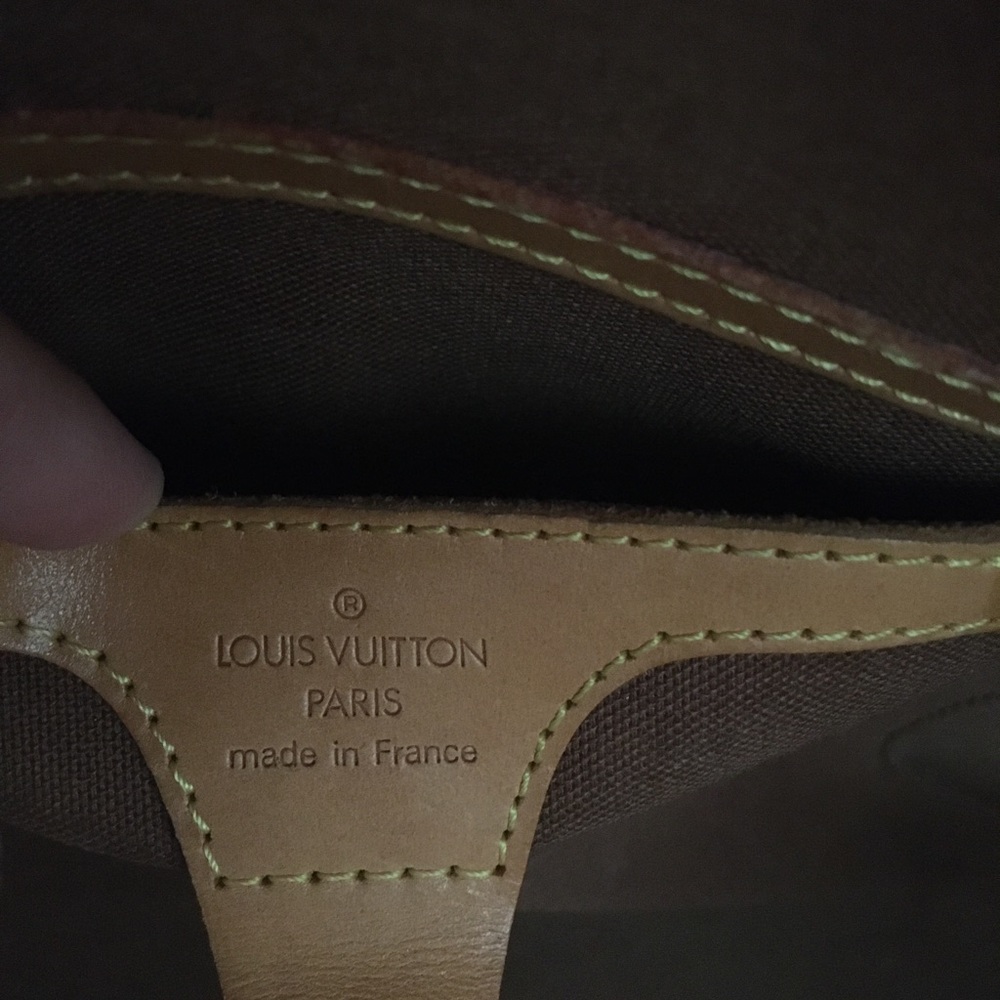 โ SOLD โ ๐ฏ Authentic Louis Vuitton Ellipse GM - Picture 11 of 14